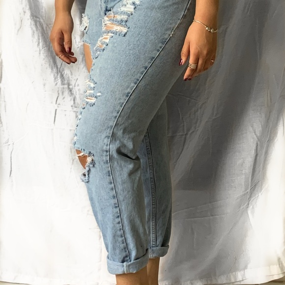 Distressed Wrangler Mom Jeans - Picture 3 of 3